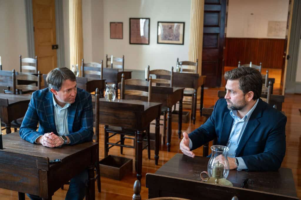 20251112 KM ARStrong Politicians 008