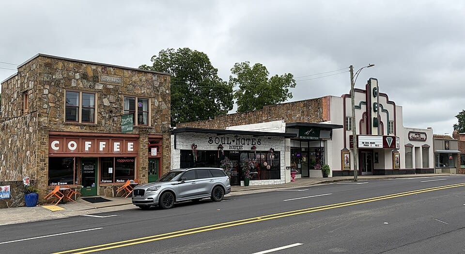 Gem Theatre AR 04