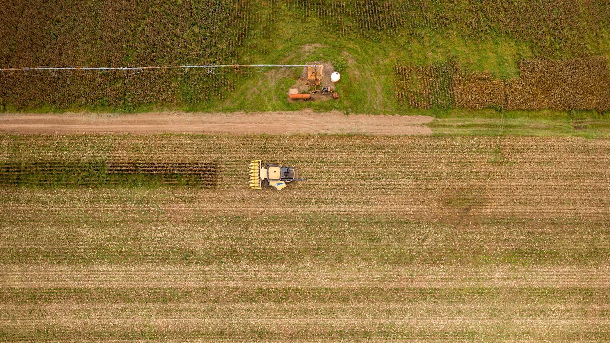 Arkansas Agriculture: More Than Meets the Eye 2 AS AGAR Tractor 4.25 1